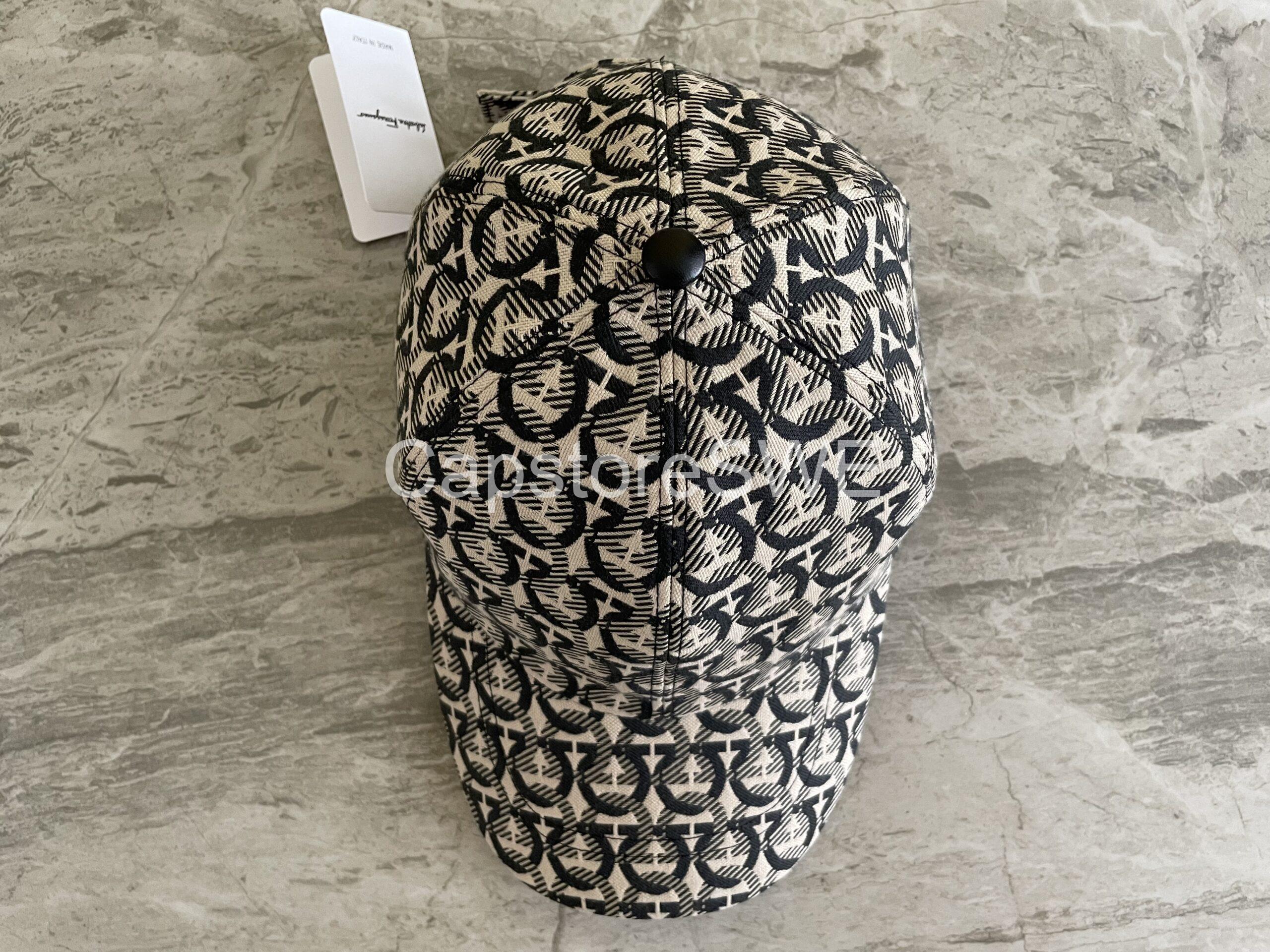 salvatore ferragamo gancini print baseball cap – beige/black salvatore ferragamo gancini print baseball cap – beige/black