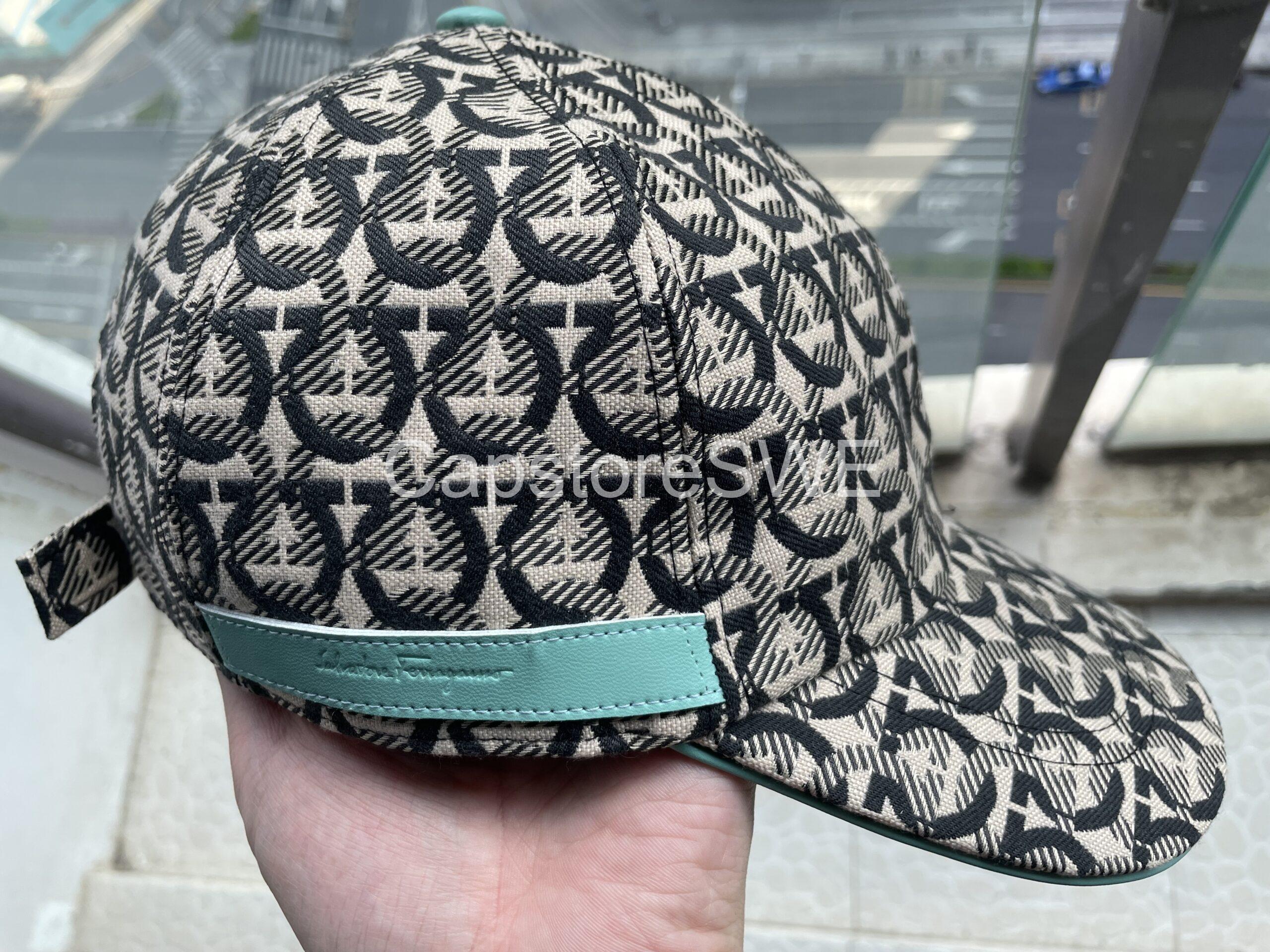 salvatore ferragamo gancini print baseball cap – beige/black with green leather trim salvatore ferragamo gancini print baseball cap – beige/black with green leather trim