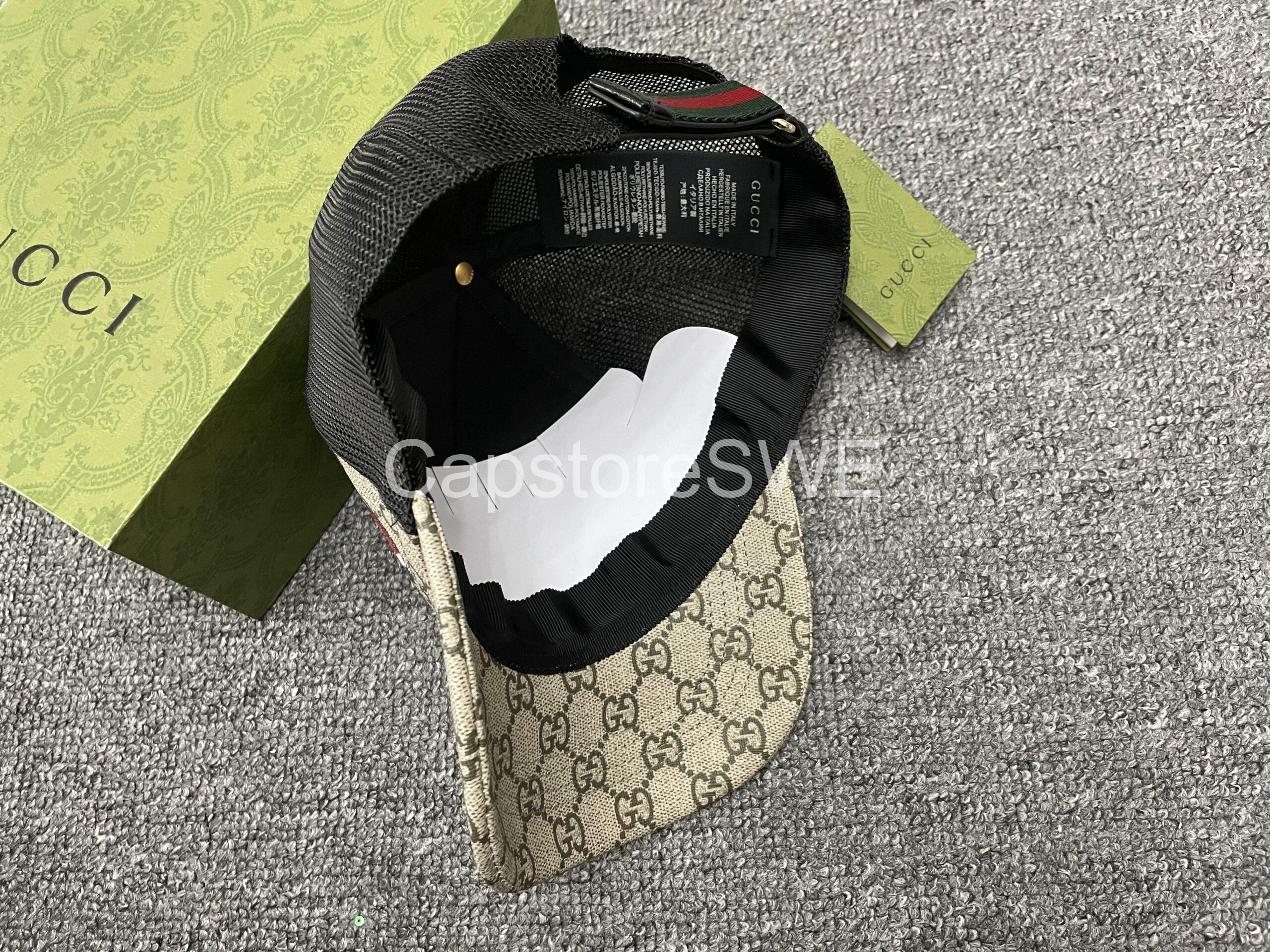 gucci beige gg supreme cap with snake print gucci beige gg supreme cap with snake print