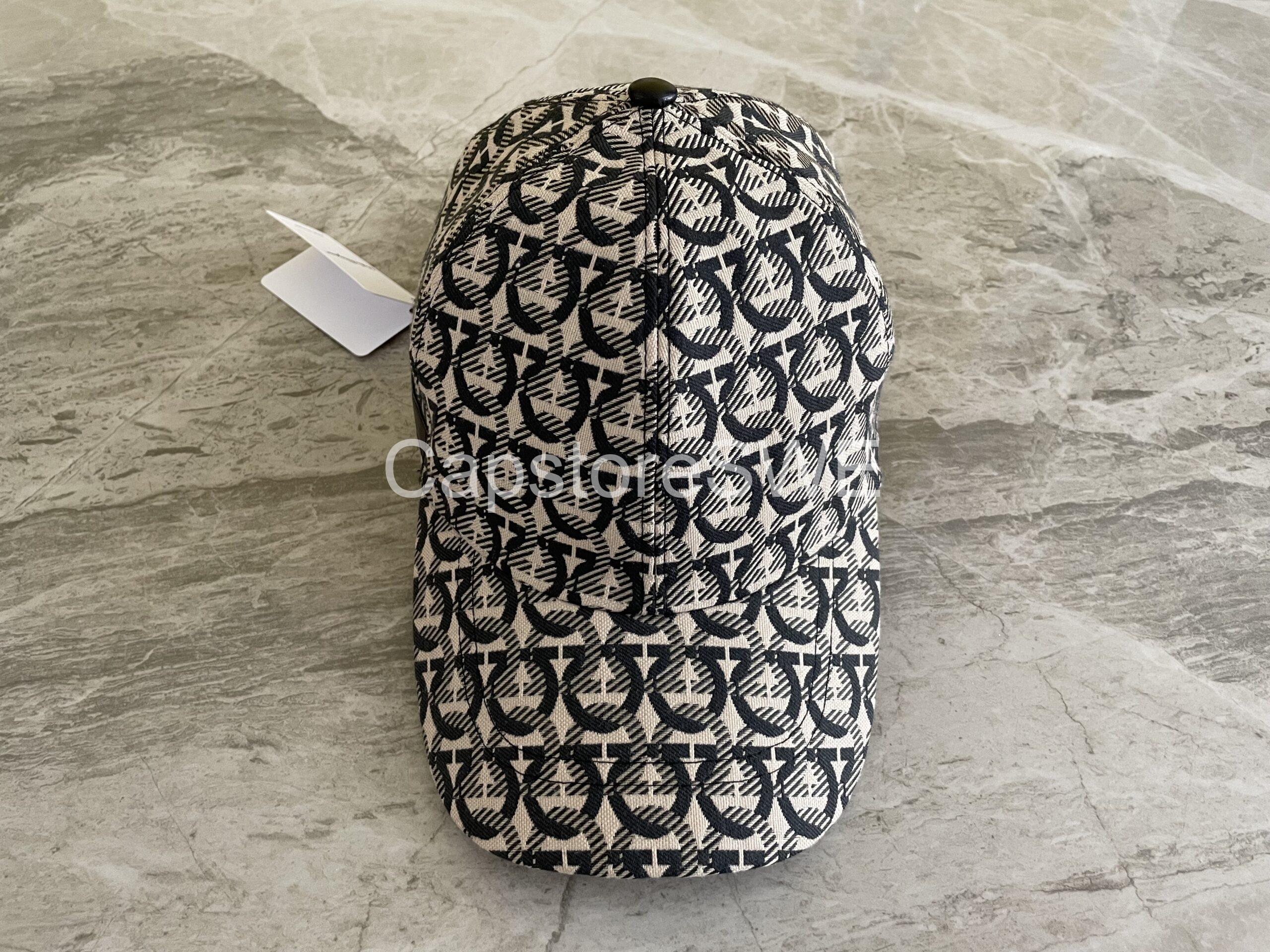 salvatore ferragamo gancini print baseball cap – beige/black salvatore ferragamo gancini print baseball cap – beige/black